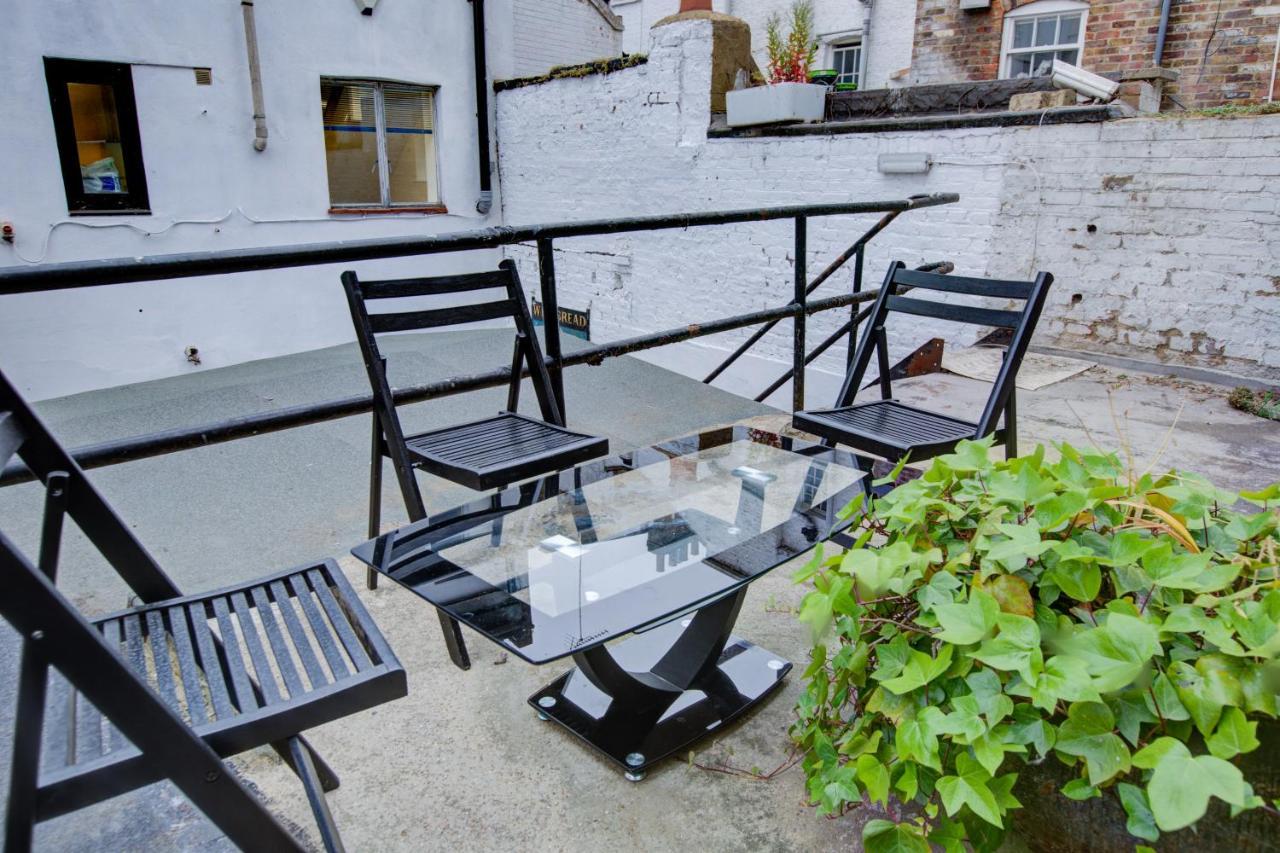 Studio With A Large Toilet And A Separate Room Budget Price Central London Ngoại thất bức ảnh