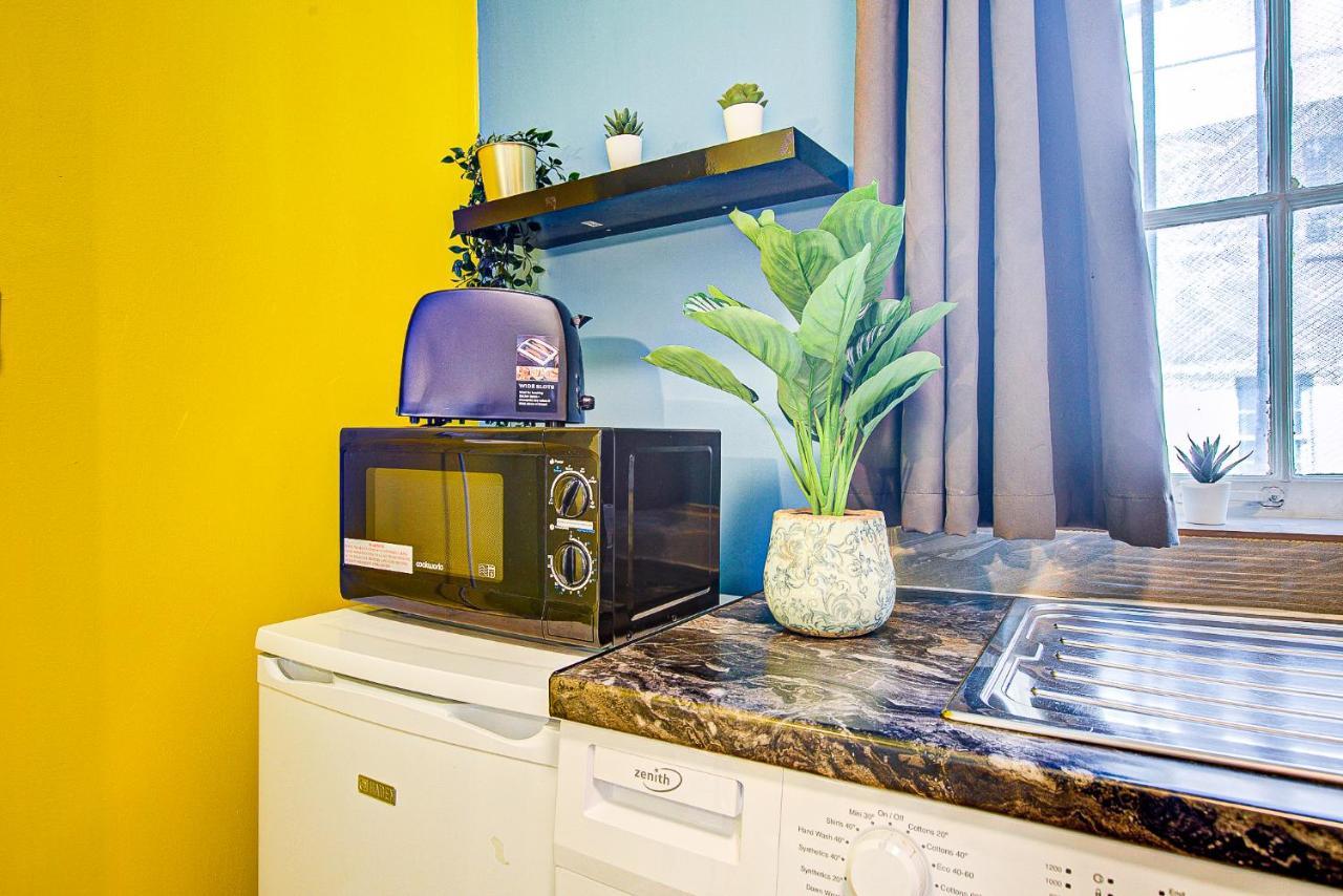 Studio With A Large Toilet And A Separate Room Budget Price Central London Ngoại thất bức ảnh
