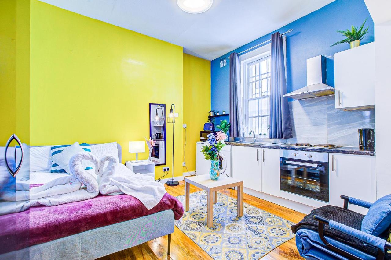 Studio With A Large Toilet And A Separate Room Budget Price Central London Ngoại thất bức ảnh