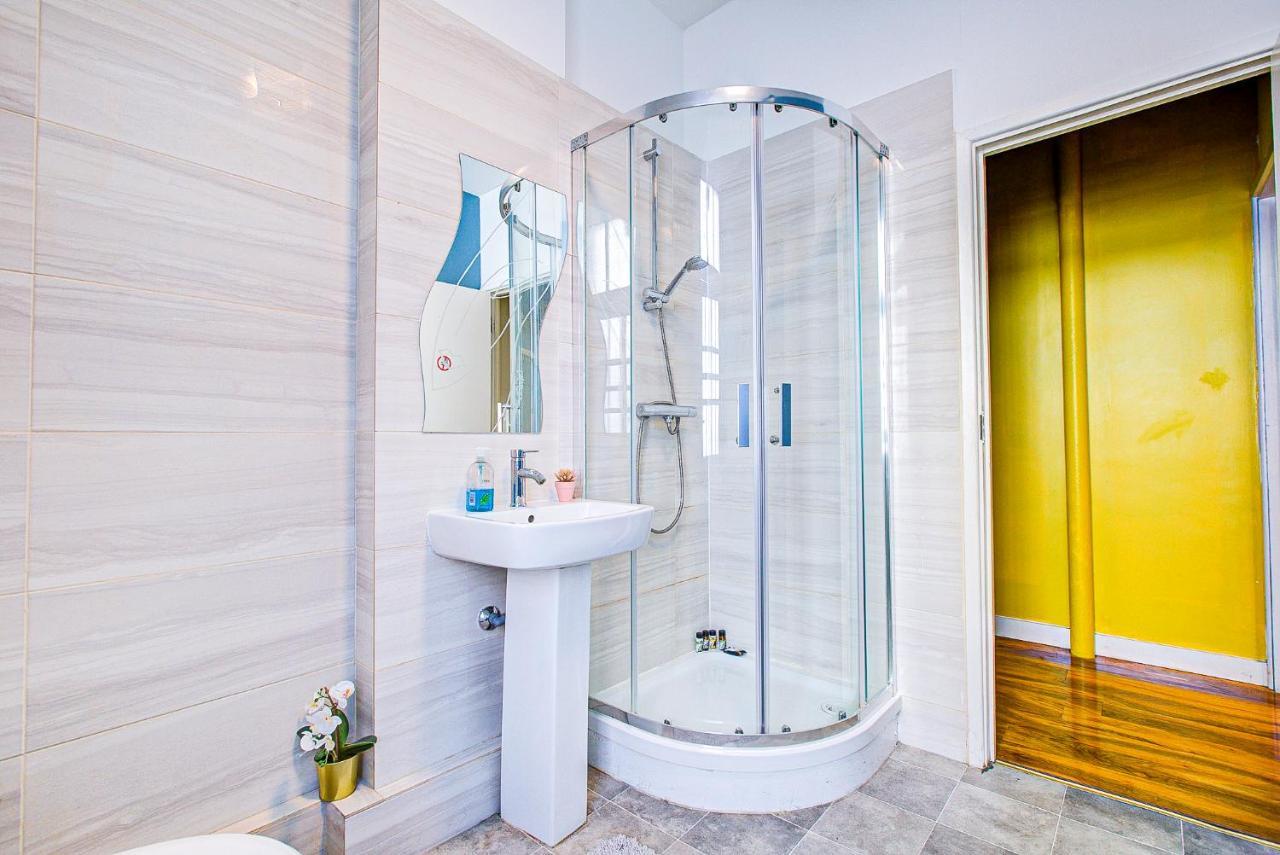 Studio With A Large Toilet And A Separate Room Budget Price Central London Ngoại thất bức ảnh