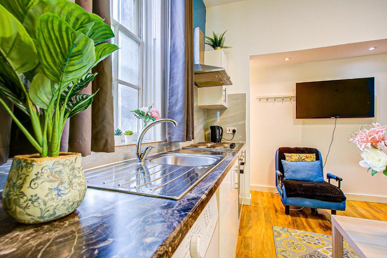 Studio With A Large Toilet And A Separate Room Budget Price Central London Ngoại thất bức ảnh
