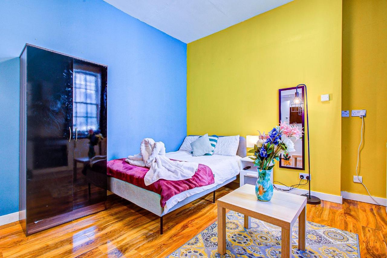 Studio With A Large Toilet And A Separate Room Budget Price Central London Ngoại thất bức ảnh